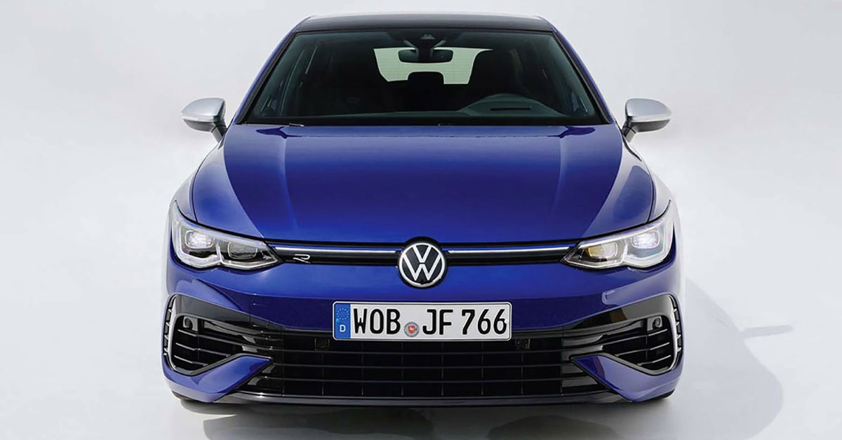 Front shot of the 2021 Volkswagen Golf R Mk8