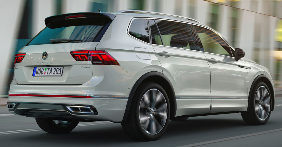 An image of the 2021 Volkswagen Tiguan Allspace from the rear