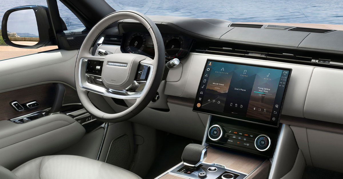 An interior image of the dashboard of the 2022 Range Rover