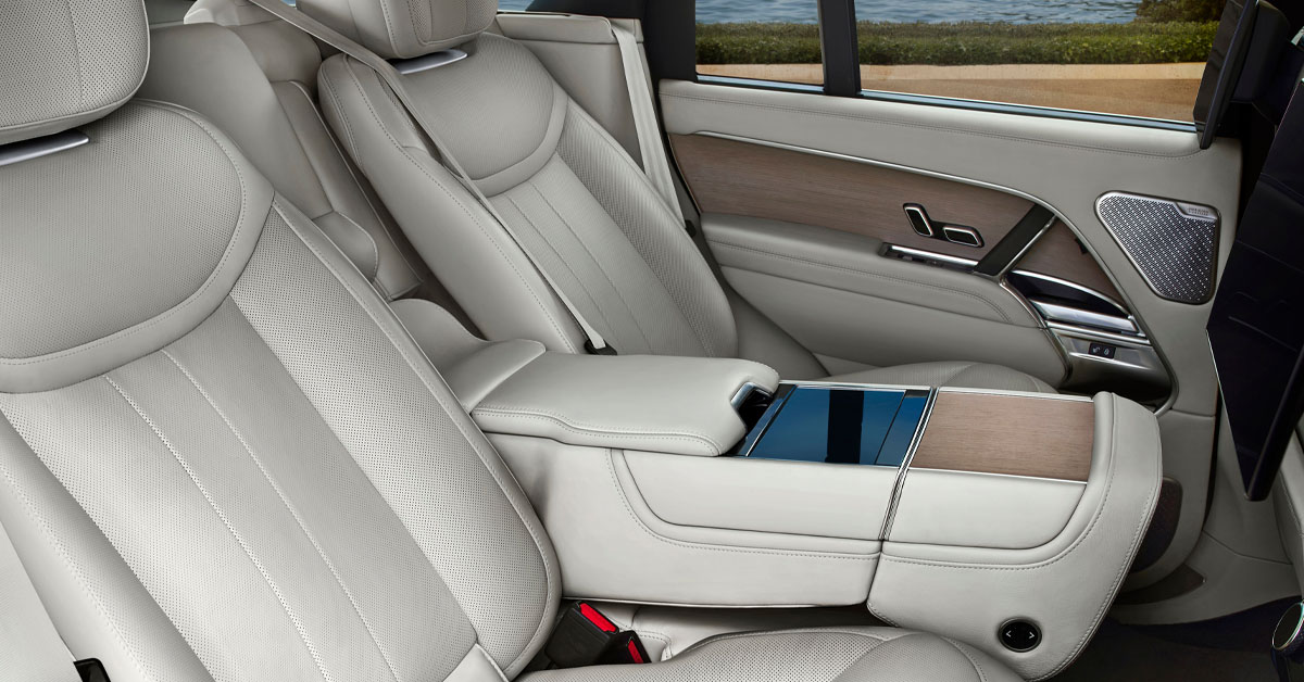 An image of the rear seating section of the 2022 Range Rover