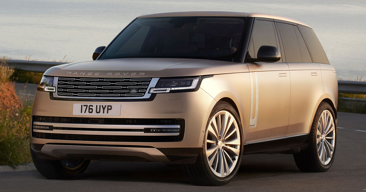 An image of the 2022 Range Rover from the front