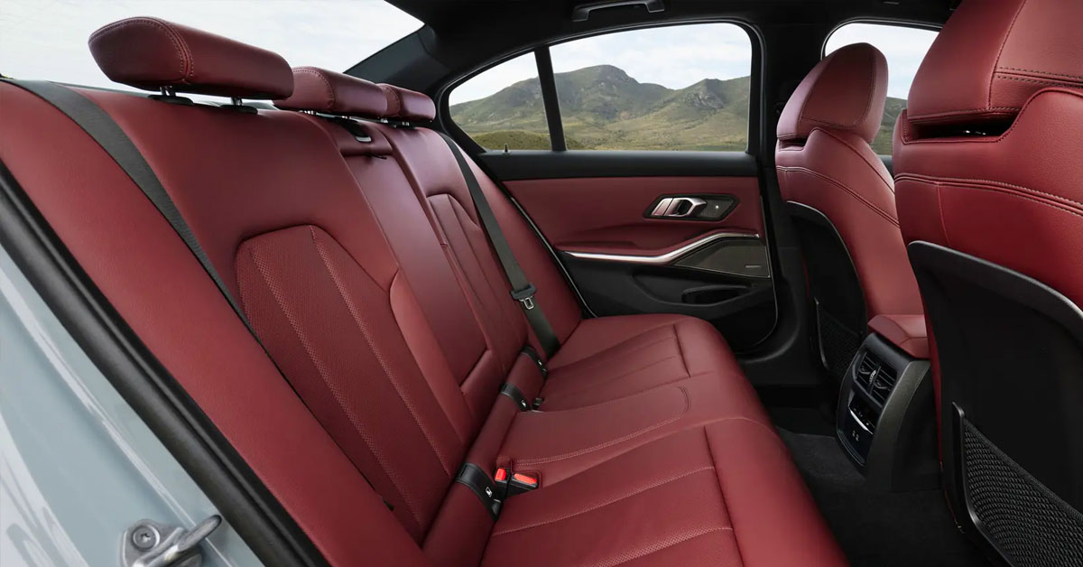 An image of the new 2022 BMW 3 Series Saloon rear passenger seats