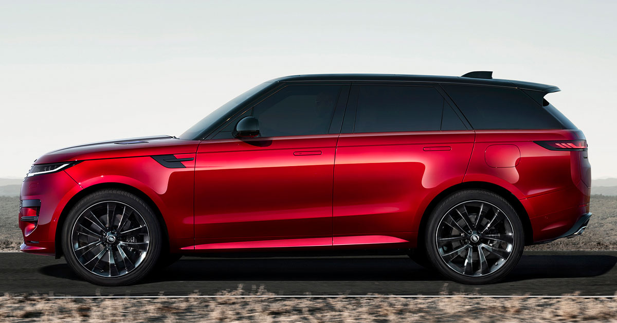 An image of the 2022 third-generation Range Rover Sport from the side profile