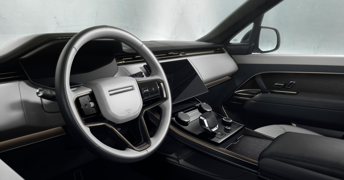 An image of the 2022 third-generation Range Rover Sport of the interior front dashboard area