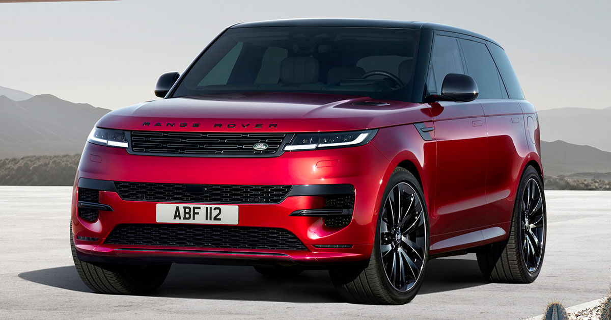 An image of the 2022 third-generation Range Rover Sport from the front