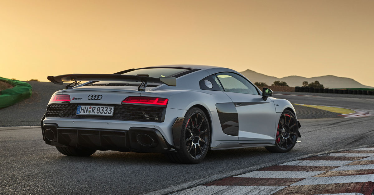 An image of the 2023 Audi R8 RWD GT V10 from the side