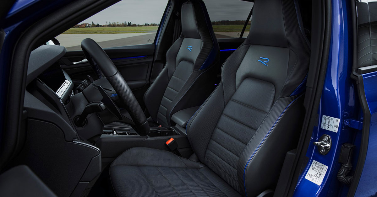 A picture of the 2021 Volkswagen Golf R Mk8 with the R sports seats showing